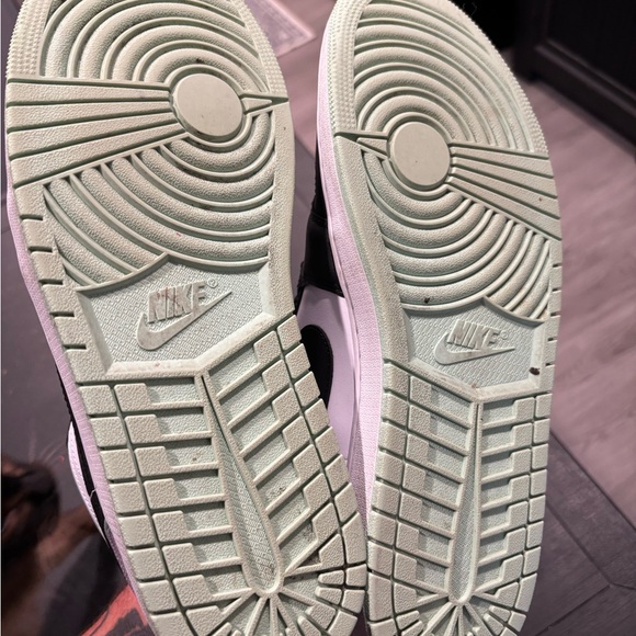 Air Jordan 1 Low SE - Picture 6 of 6